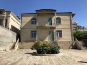 Satılır 4 otaqlı 460 m2 bağ evi Novxanı