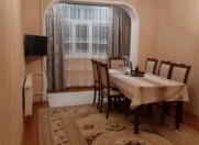Satılır 4 otaqlı 100 m2 köhnə tikili İnşaatçılar m.