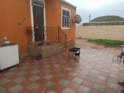 Satılır 3 otaqlı 2 m2 həyət evi Qobu