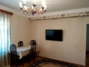 Satılır 5 otaqlı 130 m2 köhnə tikili Şah İsmayıl Xətai m.
