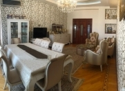 Satılır 4 otaqlı 190 m2 yeni tikili 4 mkr