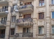 Satılır 2 otaqlı 35 m2 köhnə tikili Sahil m.