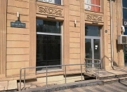 Satılır 5 otaqlı 440 m2 obyekt Heydər Əliyev Mərkəzi