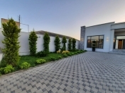 Satılır 4 otaqlı 170 m2 bağ evi Şüvəlan Park ticarət mərkəzi
