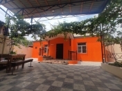 Satılır 3 otaqlı 300 m2 həyət evi Bakıxanov