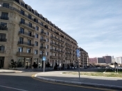 Satılır 3 otaqlı 140 m2 yeni tikili Ağ şəhər