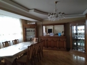 Satılır 6 otaqlı 190 m2 köhnə tikili Lider telekanalı