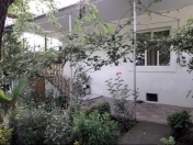 İcarəyə verilir 3 otaqlı 100 m2 həyət evi Qax