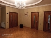Satılır 4 otaqlı 165 m2 yeni tikili İnşaatçılar m.