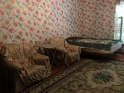 İcarəyə verilir 2 otaqlı 70 m2 həyət evi İnşaatçılar m.