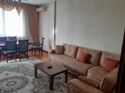 İcarəyə verilir 2 otaqlı 105 m2 yeni tikili Gənclik m.