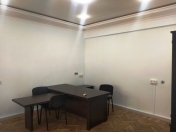 İcarəyə verilir 3 otaqlı 110 m2 ofis ABŞ səfirliyi