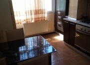 İcarəyə verilir 2 otaqlı 80 m2 köhnə tikili Gənclik m.