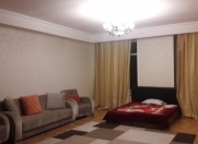 İcarəyə verilir 4 otaqlı 200 m2 yeni tikili Gənclik m.