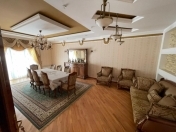 İcarəyə verilir 3 otaqlı 135 m2 köhnə tikili Gənclik m.