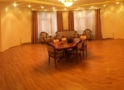 Satılır 4 otaqlı 210 m2 yeni tikili Sirk