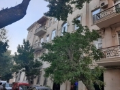 Satılır 3 otaqlı 68 m2 köhnə tikili Sahil m.