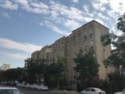 Satılır 4 otaqlı 90 m2 köhnə tikili Elmlər Akademiyası m.