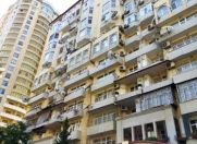 İcarəyə verilir 4 otaqlı 200 m2 yeni tikili Nizami m.