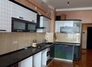 Satılır 3 otaqlı 102 m2 yeni tikili Şah İsmayıl Xətai m.