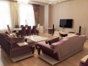 İcarəyə verilir 4 otaqlı 215 m2 yeni tikili Şah İsmayıl Xətai m.