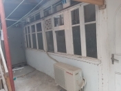 Satılır 2 otaqlı 38 m2 köhnə tikili Sahil m.