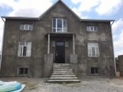 Satılır 8 otaqlı 296 m2 həyət evi Binə