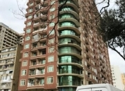 Satılır 4 otaqlı 170 m2 yeni tikili Gənclik m.