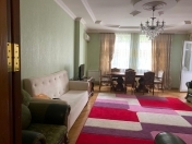 İcarəyə verilir 2 otaqlı 130 m2 yeni tikili Gənclik m.