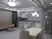 İcarəyə verilir 3 otaqlı 93 m2 yeni tikili Gənclik m.