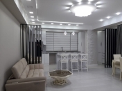 İcarəyə verilir 3 otaqlı 95 m2 yeni tikili Gənclik m.