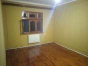 İcarəyə verilir 3 otaqlı 80 m2 köhnə tikili 8 km