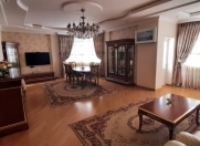 Satılır 4 otaqlı 212 m2 yeni tikili Gənclik m.