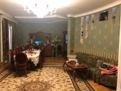 Satılır 5 otaqlı 320 m2 yeni tikili Şah İsmayıl Xətai m.