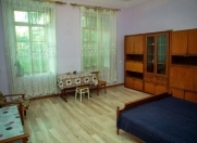 İcarəyə verilir 3 otaqlı 100 m2 köhnə tikili 28 May m.
