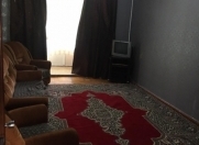 İcarəyə verilir 2 otaqlı 60 m2 köhnə tikili 28 May m.