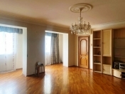 İcarəyə verilir 3 otaqlı 80 m2 köhnə tikili İçəri Şəhər m.