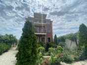 Satılır 6 otaqlı 330 m2 həyət evi Novxanı