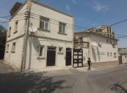 Satılır 10 otaqlı 350 m2 obyekt İnşaatçılar m.