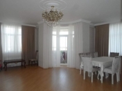 Satılır 3 otaqlı 133 m2 yeni tikili Ayna Sultanova heykəli