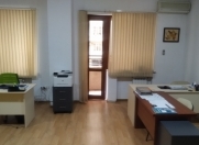 İcarəyə verilir 2 otaqlı 35 m2 ofis Gənclik m.