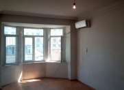 Satılır 2 otaqlı 66 m2 köhnə tikili İçəri Şəhər m.