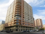 Satılır 4 otaqlı 250 m2 yeni tikili Gənclik m.