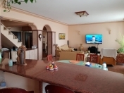 Satılır 8 otaqlı 400 m2 yeni tikili Caspian Plaza