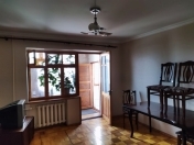 İcarəyə verilir 3 otaqlı 80 m2 köhnə tikili Əhmədli m.