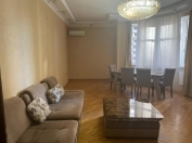 İcarəyə verilir 3 otaqlı 130 m2 yeni tikili 28 May m.