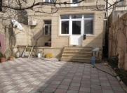 Satılır 5 otaqlı 220 m2 həyət evi Qaraçuxur