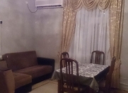 Satılır 4 otaqlı 98 m2 həyət evi Nizami m.