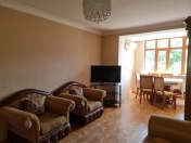 İcarəyə verilir 3 otaqlı 85 m2 köhnə tikili İnşaatçılar m.