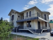 Satılır 7 otaqlı 450 m2 bağ evi Şüvəlan Park ticarət mərkəzi